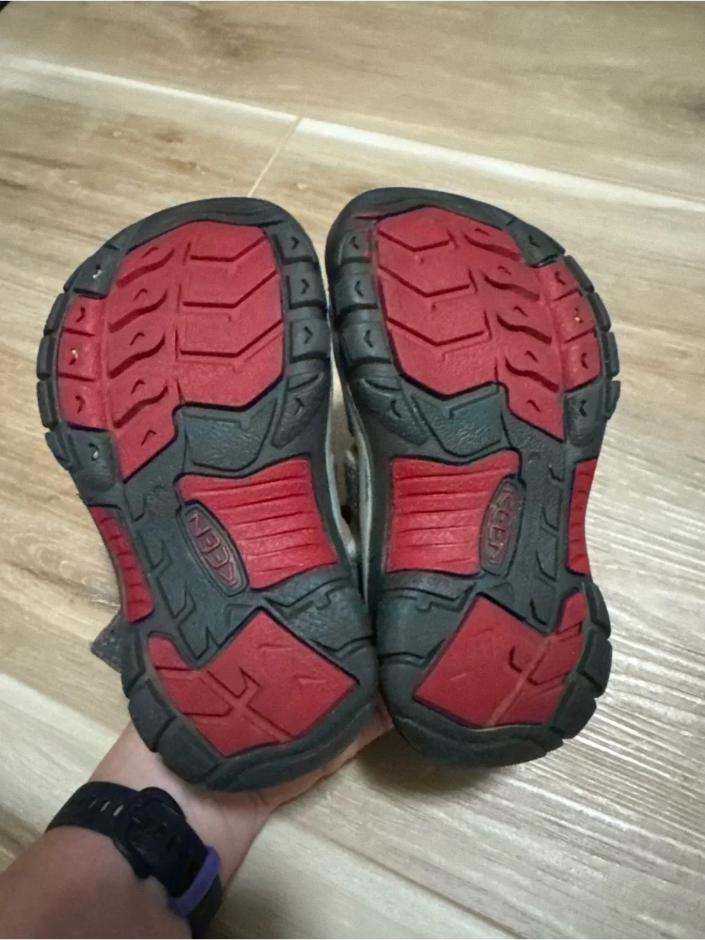 KEEN Kids Newport H2 Waterproof Hiking Sandals Grey Red Size 10 Kids
